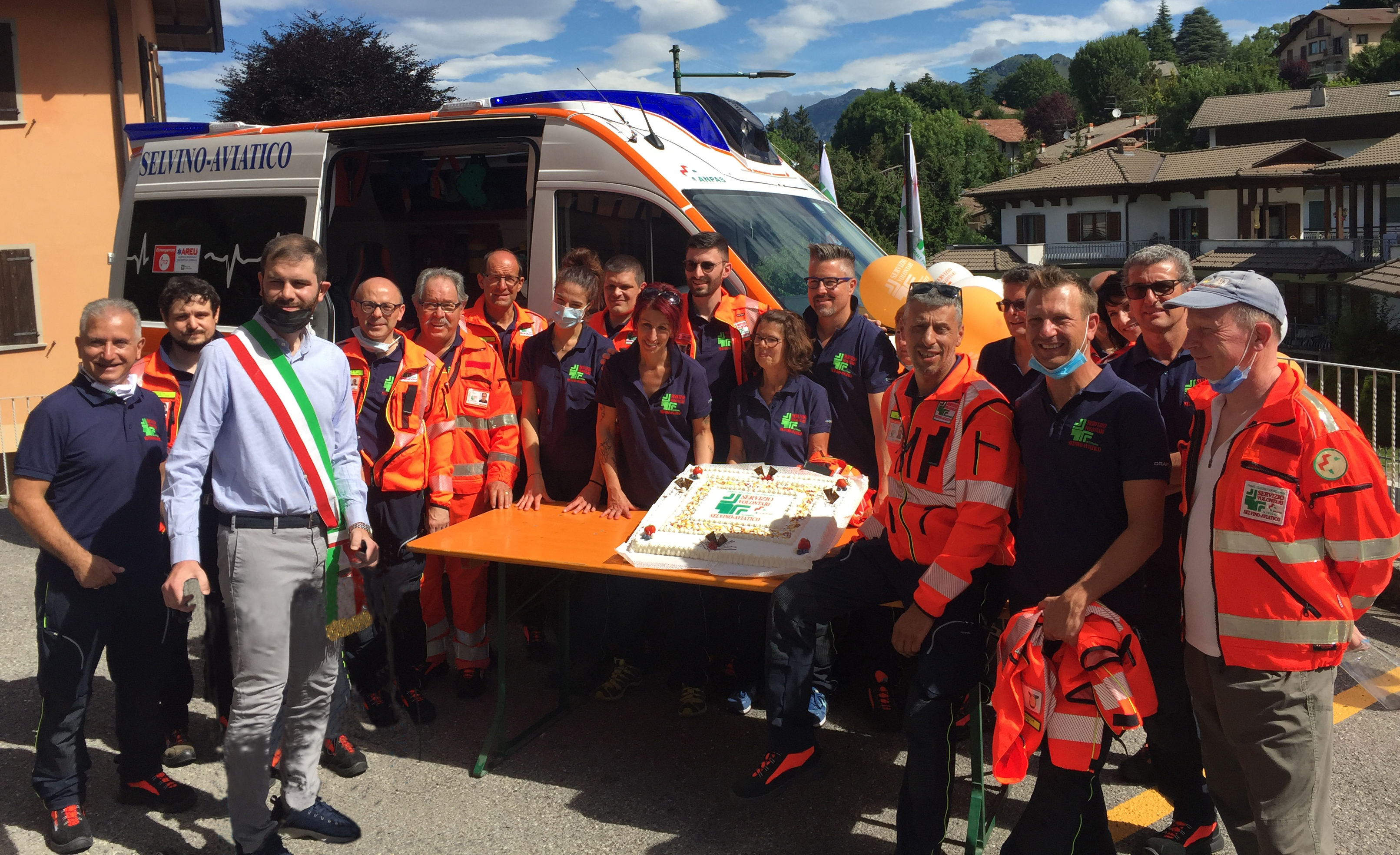 Volontari con il Sindaco