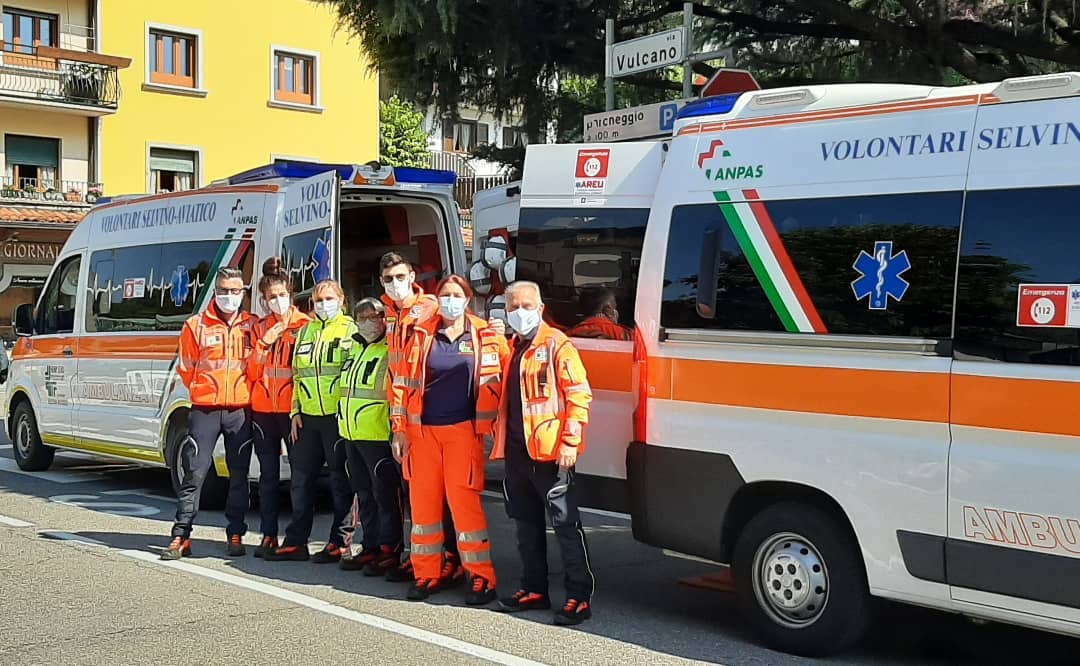 Due ambulanze operative